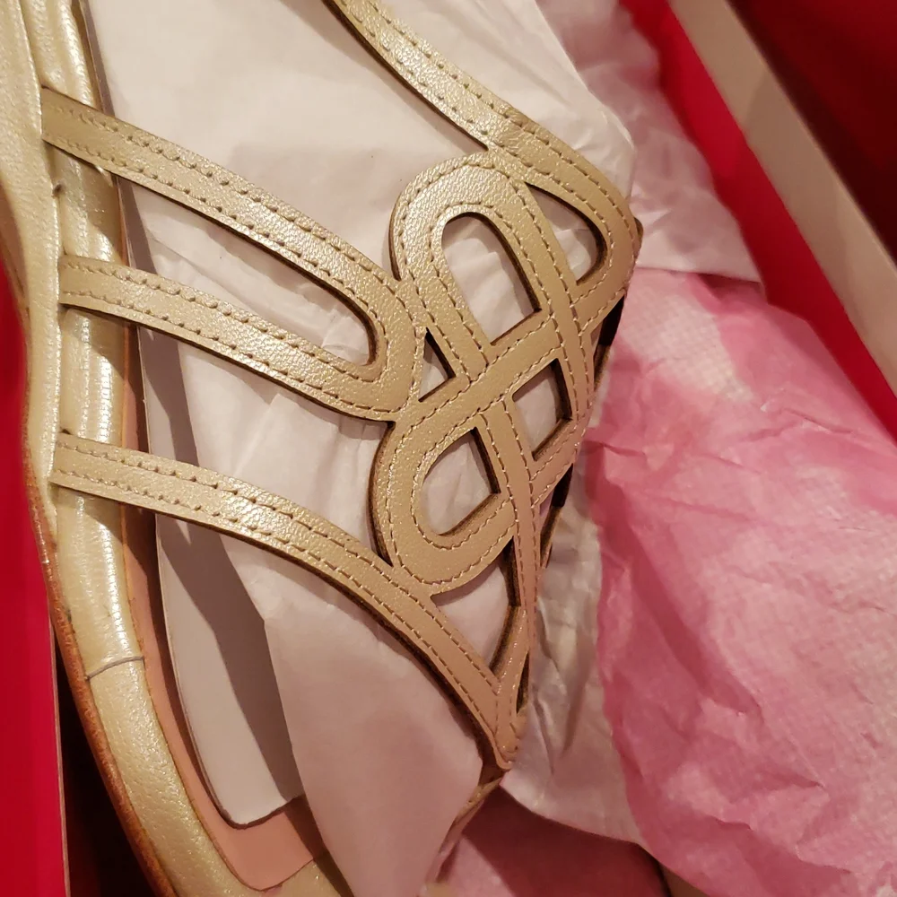 Taryn Rose NEW Sandals Slingback Strappy Wedge Comfort Shoe ALL Leather NIB 8.5 - Picture 6 of 10